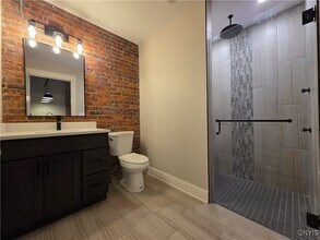 100 Buckley Rd in Liverpool, NY - Building Photo - Building Photo