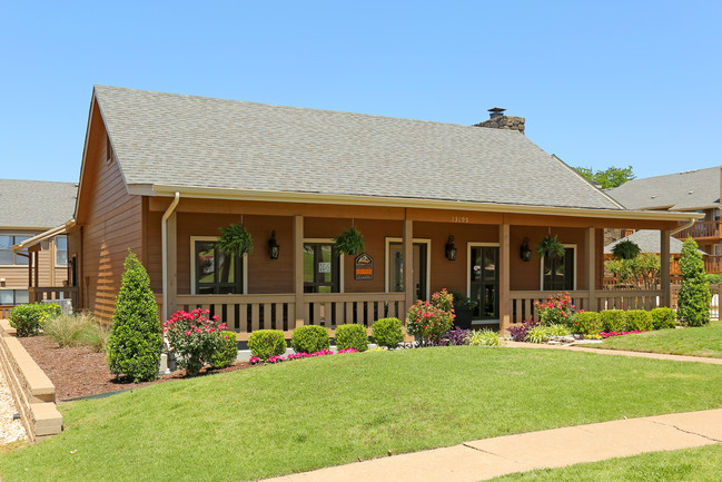 Astoria Pointe in Tulsa, OK - Foto de edificio - Building Photo