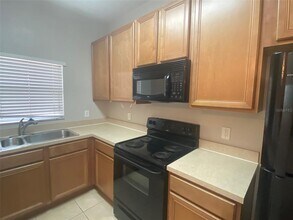 2721 Retreat View Cir in Sanford, FL - Building Photo - Building Photo