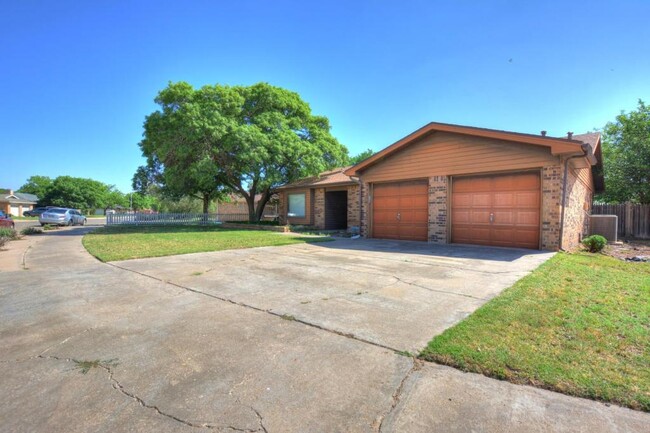 8607 Geneva Ave in Lubbock, TX - Building Photo - Building Photo