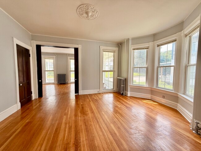 117 Bridge St, Unit 1
