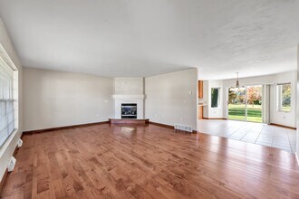 234 Cavil Way in De Pere, WI - Foto de edificio - Building Photo