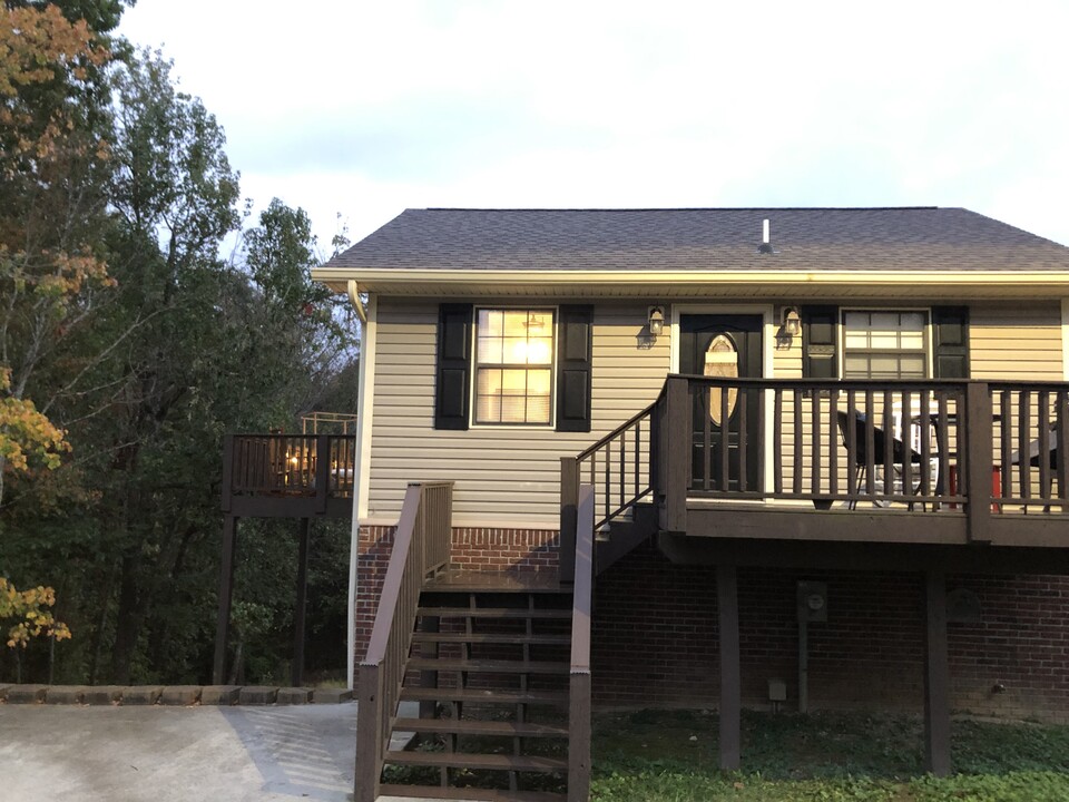 127 Bell Rd, Unit 1 in Chickamauga, GA - Building Photo