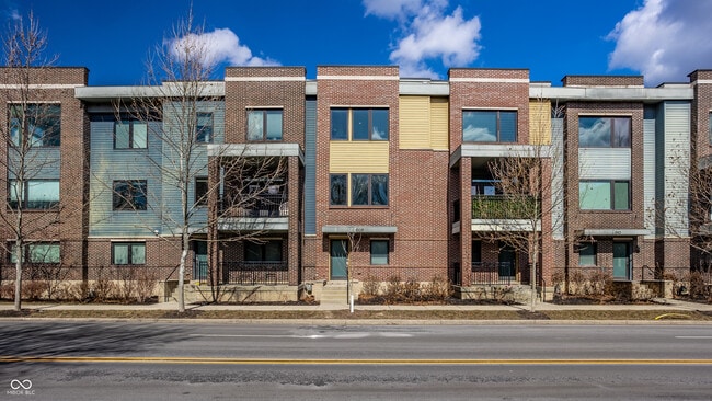 property at 606 10th St