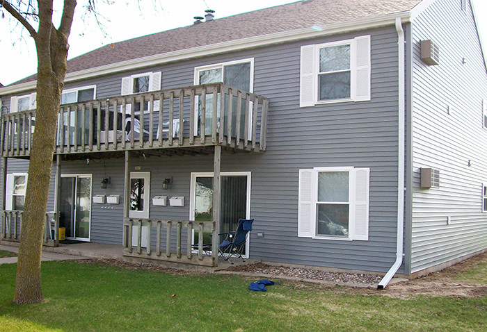 Moreland Street Complexes in Oshkosh, WI - Foto de edificio