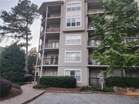 1105 River Green Dr NW in Atlanta, GA - Foto de edificio - Building Photo