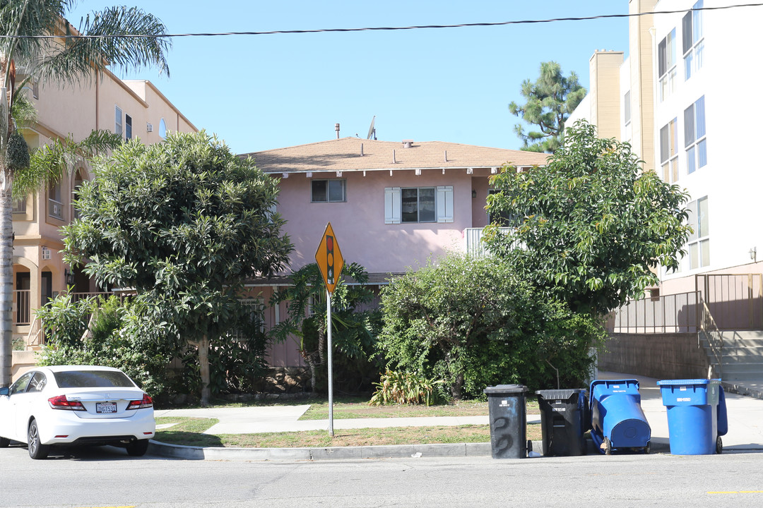 1715 S Barrington Ave in Los Angeles, CA - Building Photo