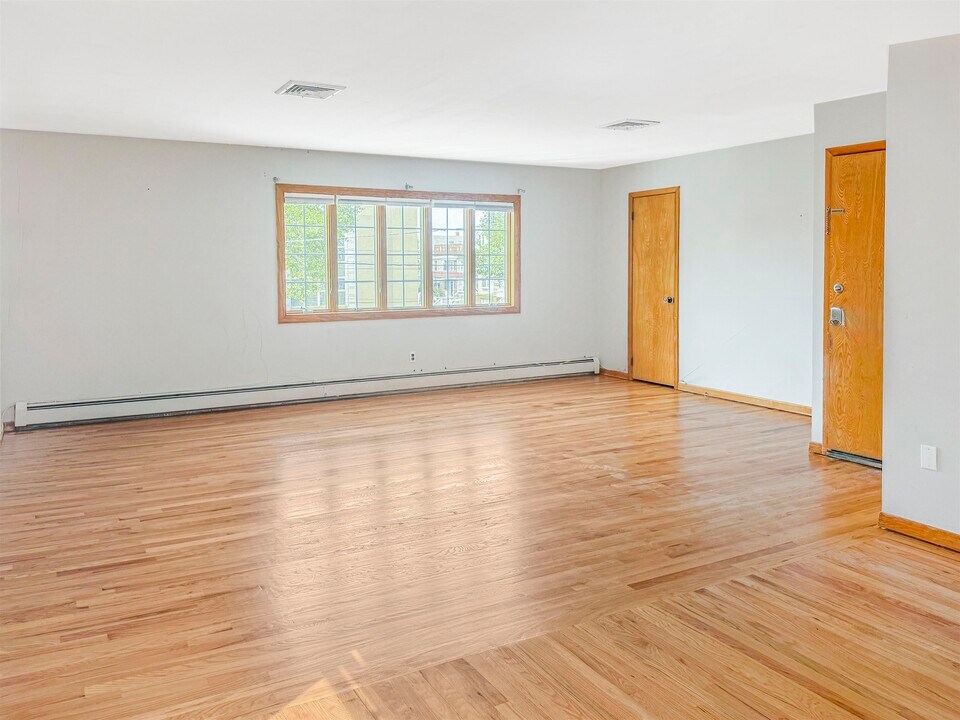 734 John F. Kennedy Blvd in Bayonne, NJ - Building Photo