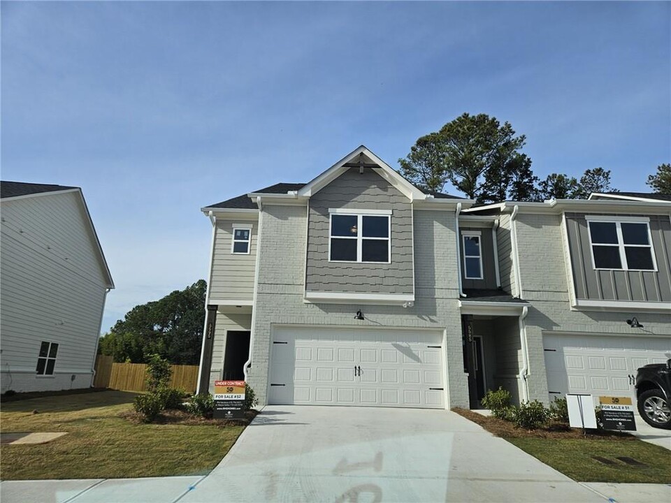 5595 Rock Place Ct in Norcross, GA - Building Photo