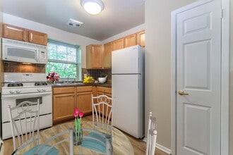 Font Hill Apartments in Doylestown, PA - Building Photo - Building Photo