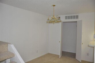5630 Spring Valley Rd in Dallas, TX - Building Photo - Building Photo