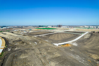 Waters Edge at The Farm Townhomes in Allen, TX - Building Photo - Building Photo