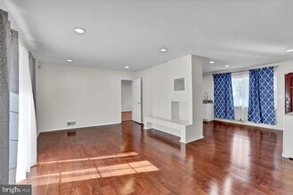 5608 Ottawa Rd in Centreville, VA - Building Photo - Building Photo