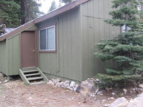 111 Davison Rd in Mammoth Lakes, CA - Building Photo - Building Photo