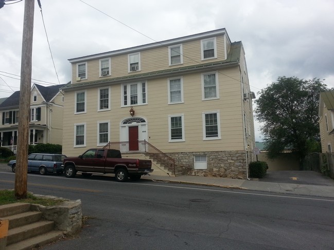 Sky White Apartments in Winchester, VA - Building Photo - Building Photo