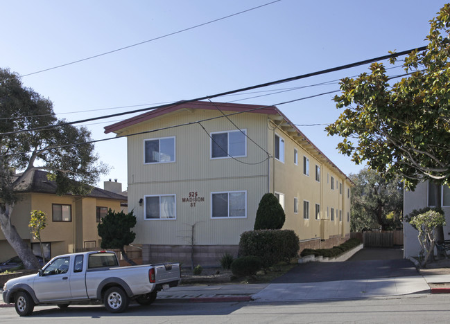 525 Madison St in Monterey, CA - Foto de edificio - Building Photo