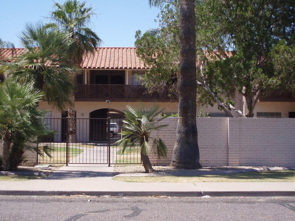 The Mariposa in Phoenix, AZ - Building Photo