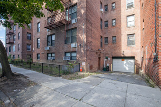 9711 63rd Dr in Rego Park, NY - Building Photo - Building Photo