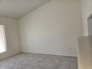 1401 Michael Way in Las Vegas, NV - Foto de edificio - Building Photo