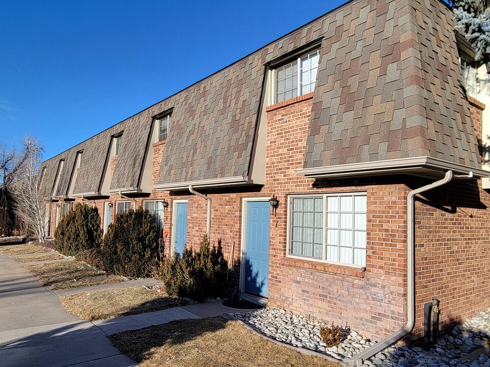 Brighton Townhomes Building C in Brighton, CO - Building Photo