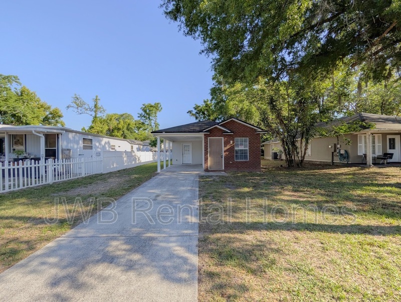 8217 Eaton Ave in Jacksonville, FL - Foto de edificio