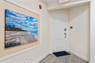 814 Bay Colony Dr S in Juno Beach, FL - Building Photo