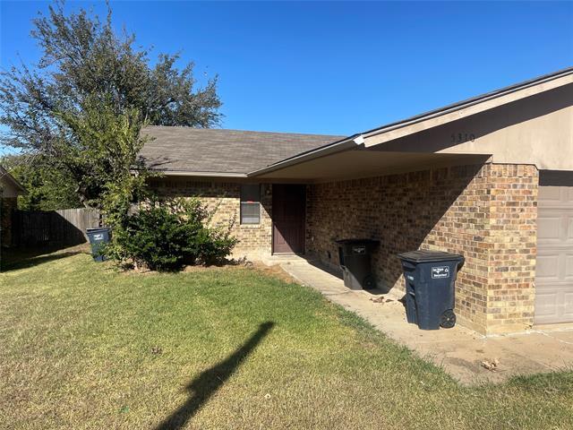 5310 Hastings Dr in Fort Worth, TX - Building Photo