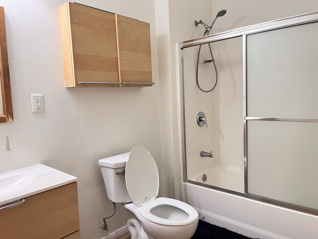 property at 3021 Van Buren Pl