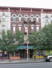 548 Avenue C in Bayonne, NJ - Foto de edificio - Building Photo