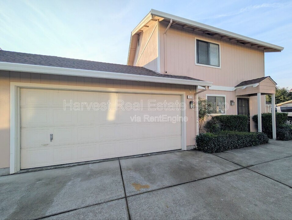 312 Blossom Way in Hayward, CA - Building Photo