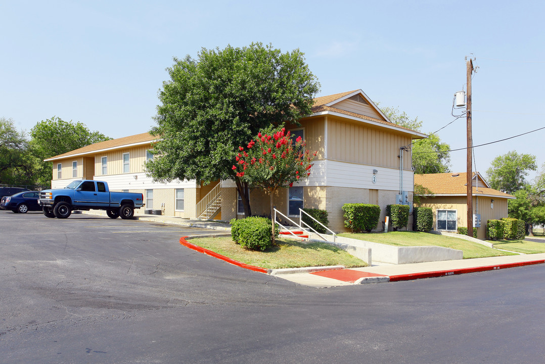 Union Park Apartments in San Antonio, TX - Building Photo