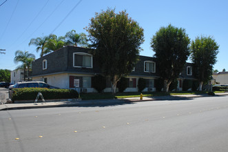 Parkside Apartments in El Cajon, CA - Building Photo - Building Photo