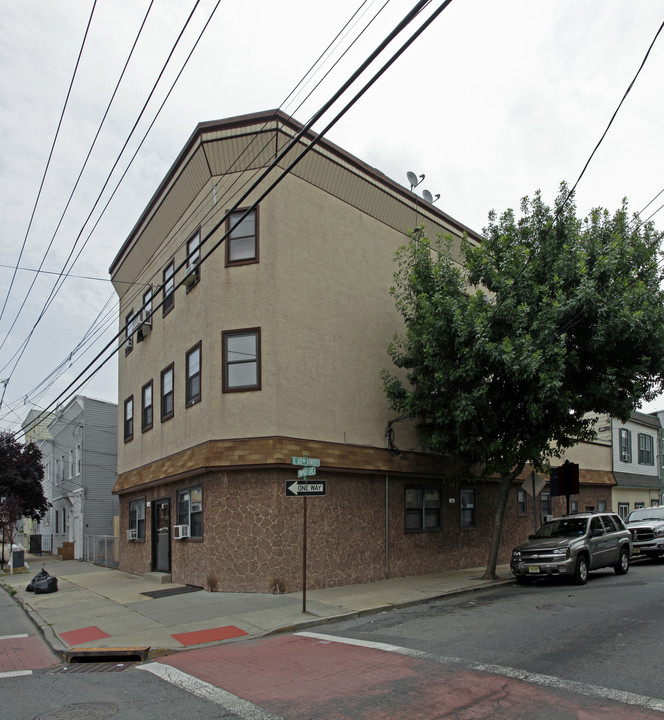 56 Prospect Ave in Bayonne, NJ - Building Photo