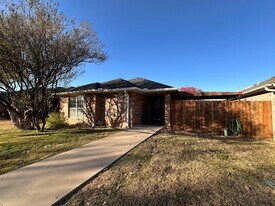 4230 Green Meadow Dr in San Angelo, TX - Building Photo
