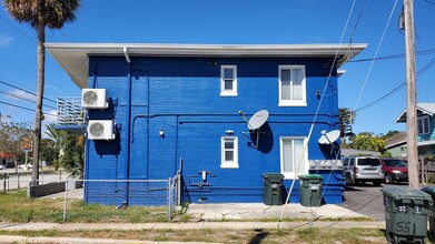 551 N Ridgewood Ave in Daytona Beach, FL - Foto de edificio - Building Photo