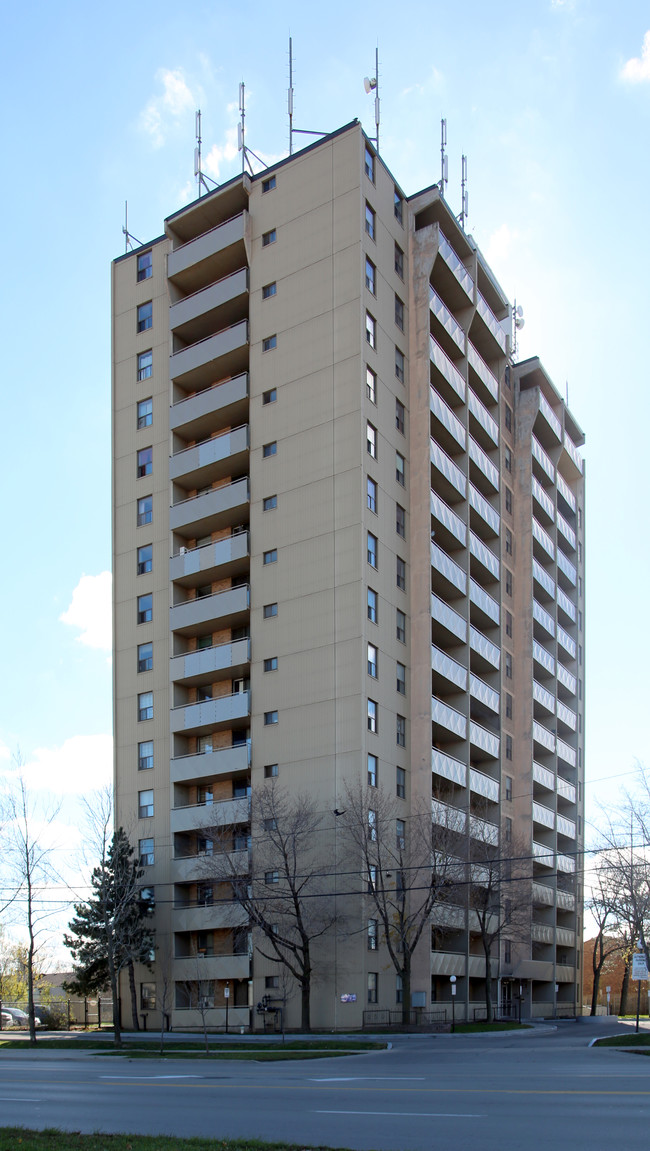 Bell Manor in Hamilton, ON - Building Photo - Building Photo