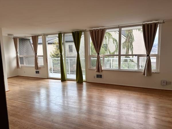 2012 Thorndyke Ave W in Seattle, WA - Building Photo - Building Photo