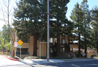 26953 Hayward Blvd in Hayward, CA - Building Photo - Building Photo