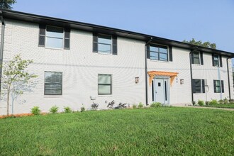 Inez at Bishop Ridge in Dallas, TX - Building Photo - Building Photo