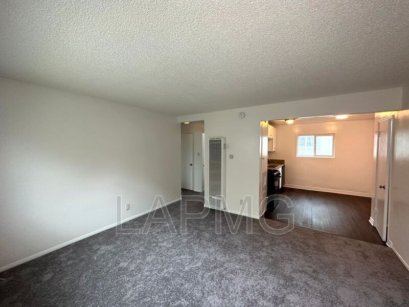 169 W 42nd St in Los Angeles, CA - Building Photo