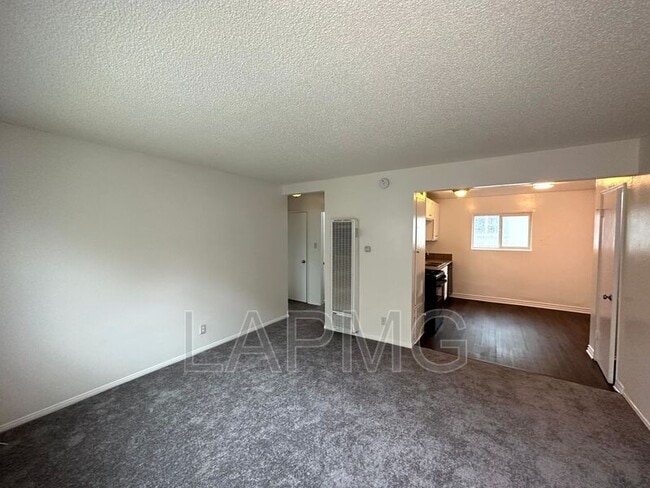 property at 169 W 42nd St