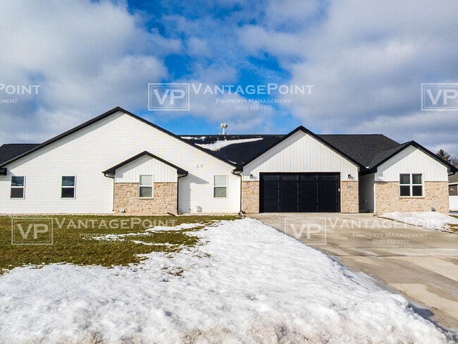 property at 2587 Farmington Wy