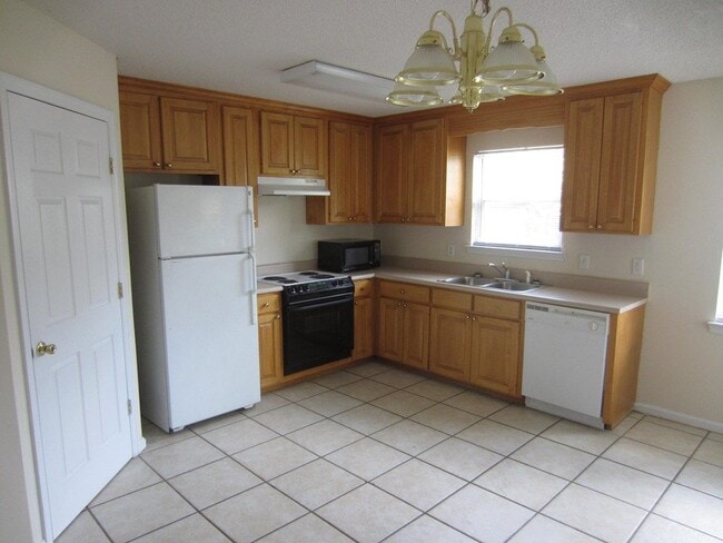 1320 Edgewood Dr in Valdosta, GA - Building Photo - Building Photo