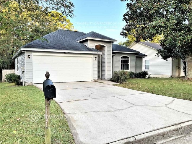 property at 1724 Chandelier Cir W