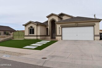 14325 Navajo Point Dr in El Paso, TX - Building Photo - Building Photo