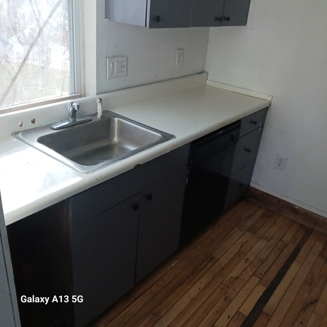 1006 Victoria Ave, Unit 1006 Victoria Ave Unit A