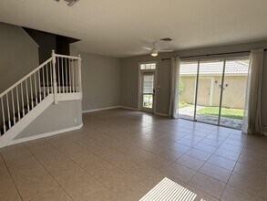 8029 Murano Cir in Palm Beach Gardens, FL - Building Photo - Building Photo
