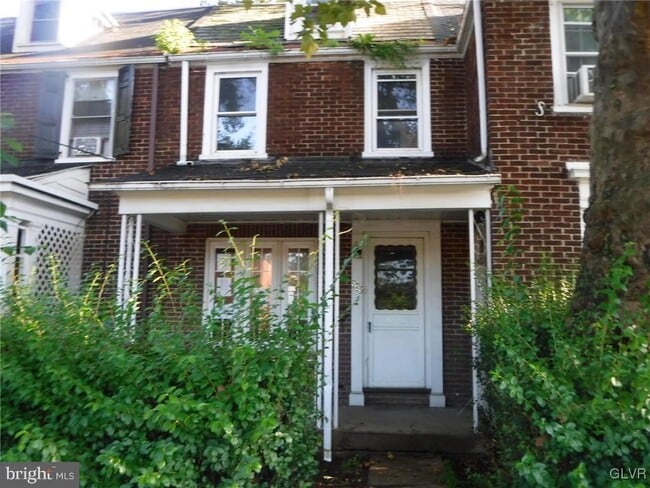 property at 545 Park Pl