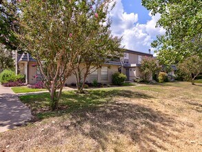 710 Castle Ridge Rd in Austin, TX - Building Photo - Building Photo