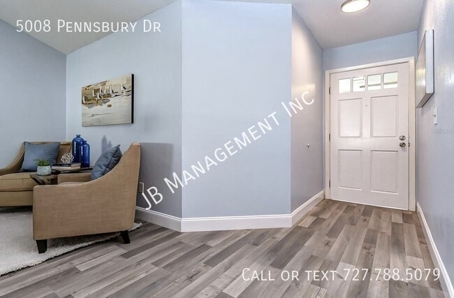 5008 Pennsbury Dr in Tampa, FL - Building Photo - Building Photo
